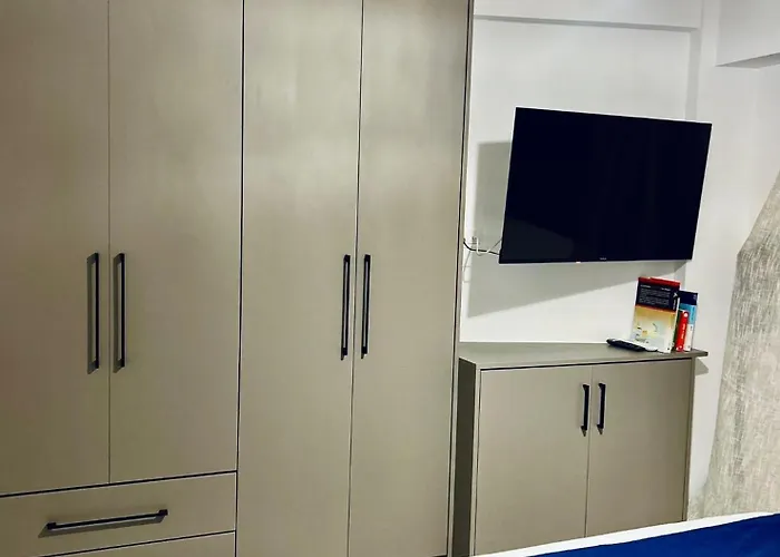 Hidden Gem Homes - Sapphire Apartment