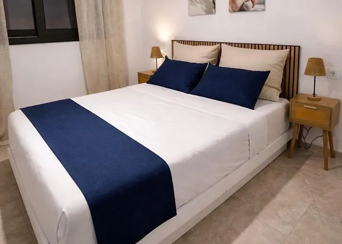 Hidden Gem Homes - Sapphire Apartment